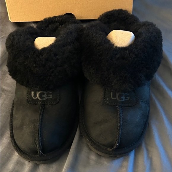 UGGS SIZE 9 Black USED‼️ read description and look at photos carefully‼️ - Picture 9 of 16